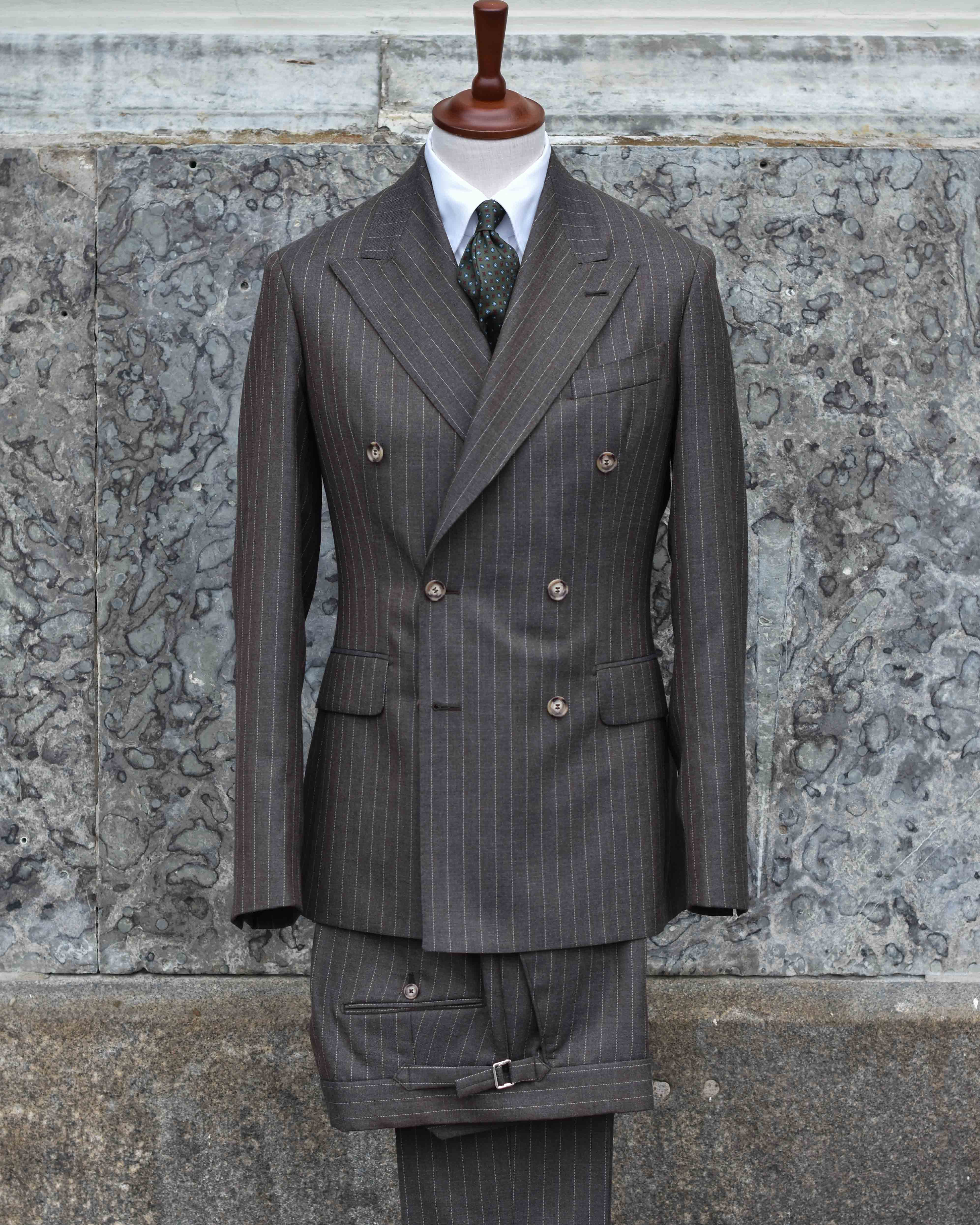 Pinstripe-Holland-and-sherry-DB-suit-kostym